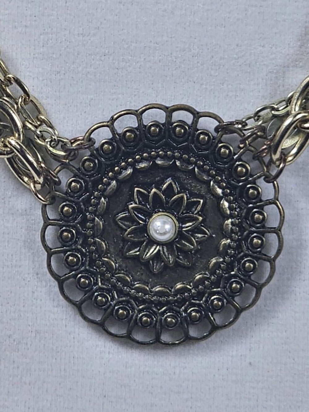Vintage Style Gold-Tone Necklace & Earrings Set Round Medallion Design with... - Picture 7 of 7
